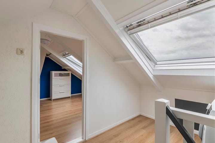 Photo 48 of Adam van Delenstraat 6-E