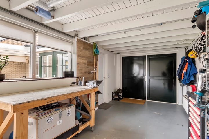 Photo 51 of Adam van Delenstraat 6-E