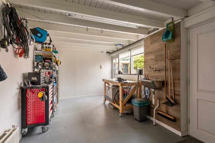 Photo 52 of Adam van Delenstraat 6-E