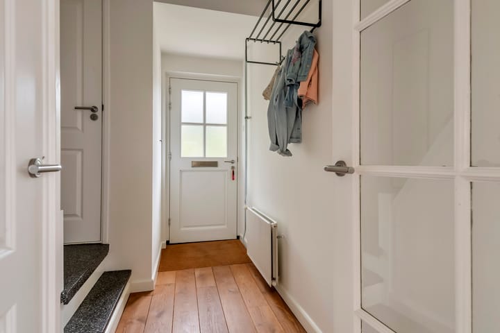 Photo 34 of Adam van Delenstraat 6-E