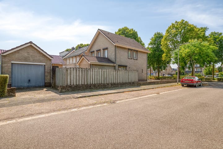 Photo 39 of Braakstraat 104