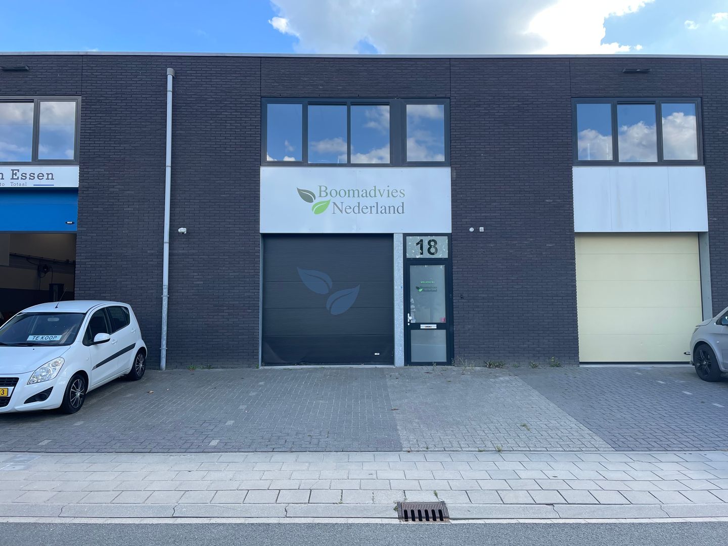 Bekijk foto 2 van De Standerd 18