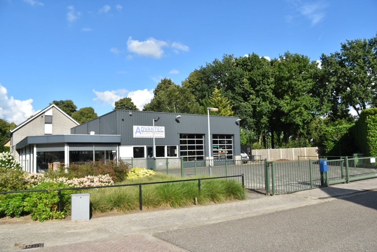 Bekijk foto 2 van Logtenburg 12