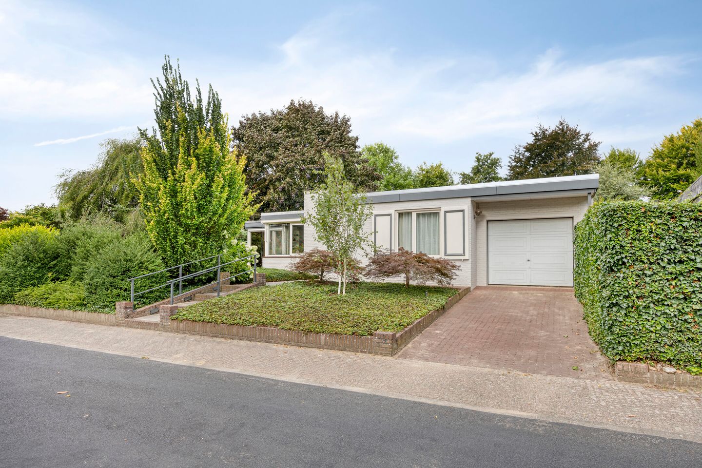 Foto 1 van Nachtegaallaan 1