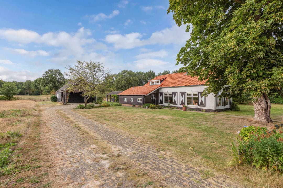 Foto 1 van M.E. van der Meulenweg 1