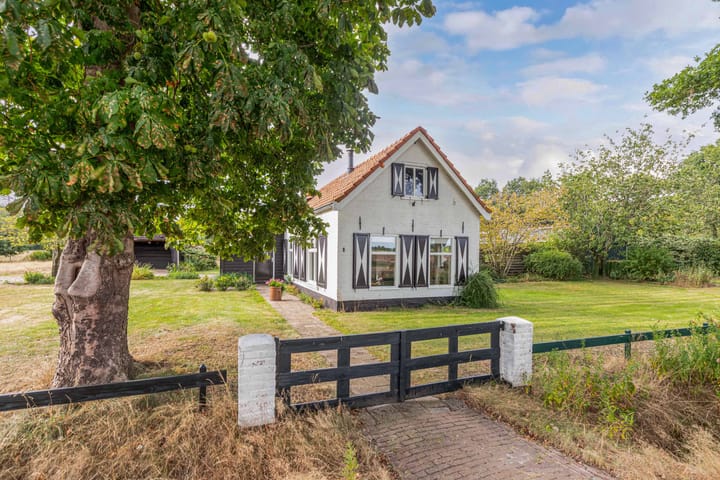 Photo 2 of M.E. van der Meulenweg 1