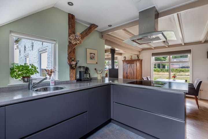 Photo 19 of M.E. van der Meulenweg 1