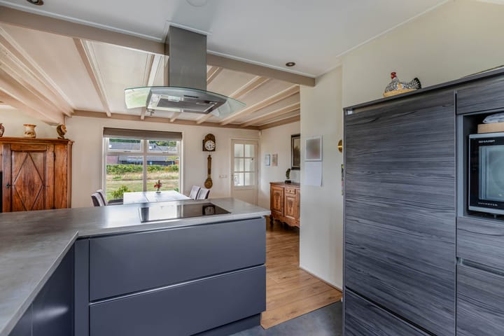 Photo 20 of M.E. van der Meulenweg 1