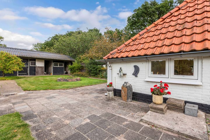 Photo 40 of M.E. van der Meulenweg 1