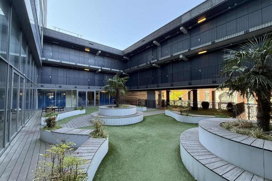 Foto 5 van August Allebéplein 256