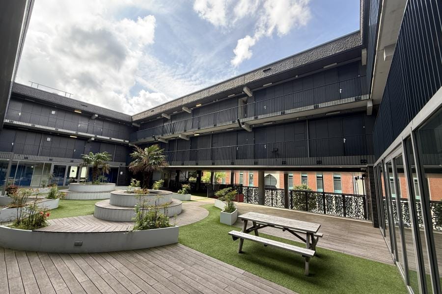 Foto 17 van August Allebéplein 256