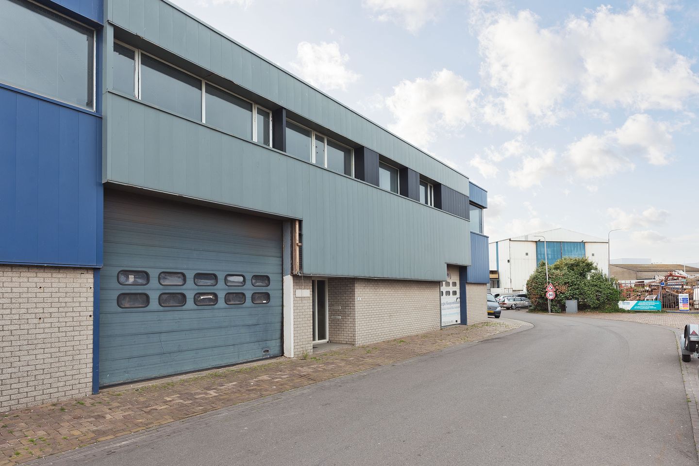 Bekijk foto 2 van Rondweg 2-4