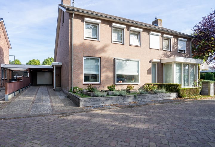 Foto 2 van Bottelroosstraat 6