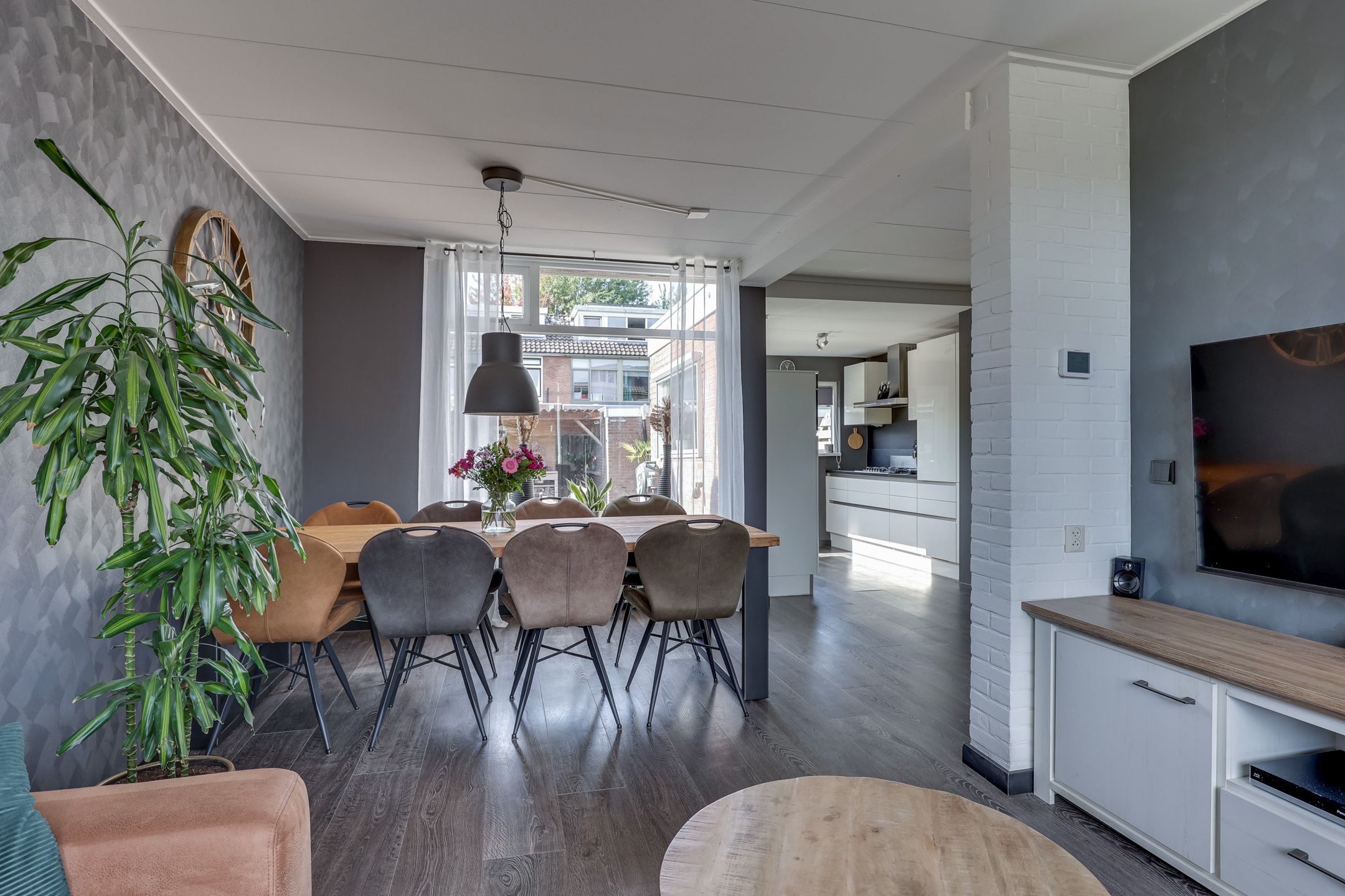 Photo 3 of Teding van Berkhoutstraat 5