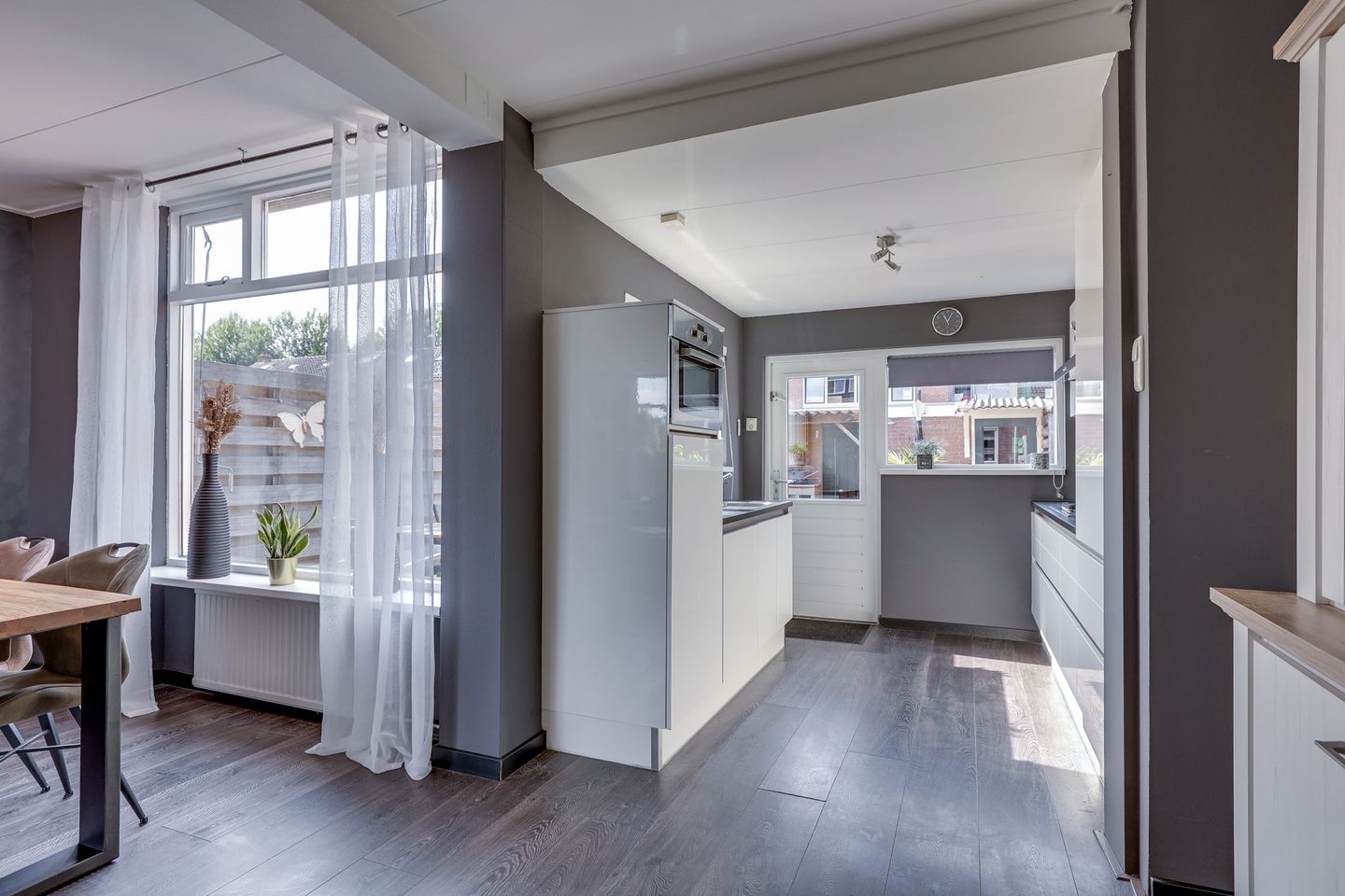 Photo 20 of Teding van Berkhoutstraat 5