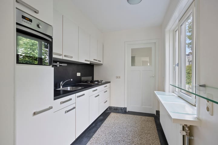 Photo 11 of Pastoriestraat 84