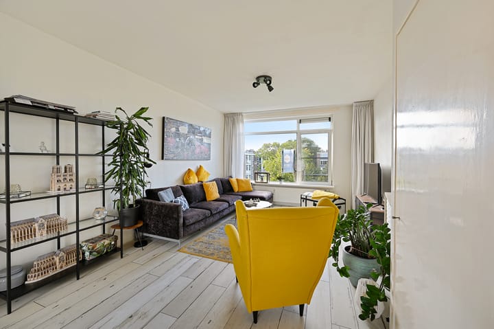 Foto 11 van Monseigneur van Steelaan 182