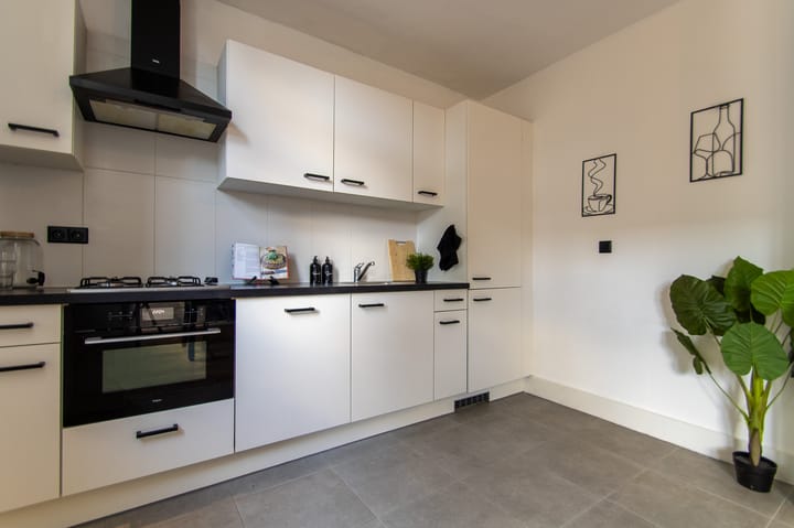 Foto 10 van Leenderweg 221