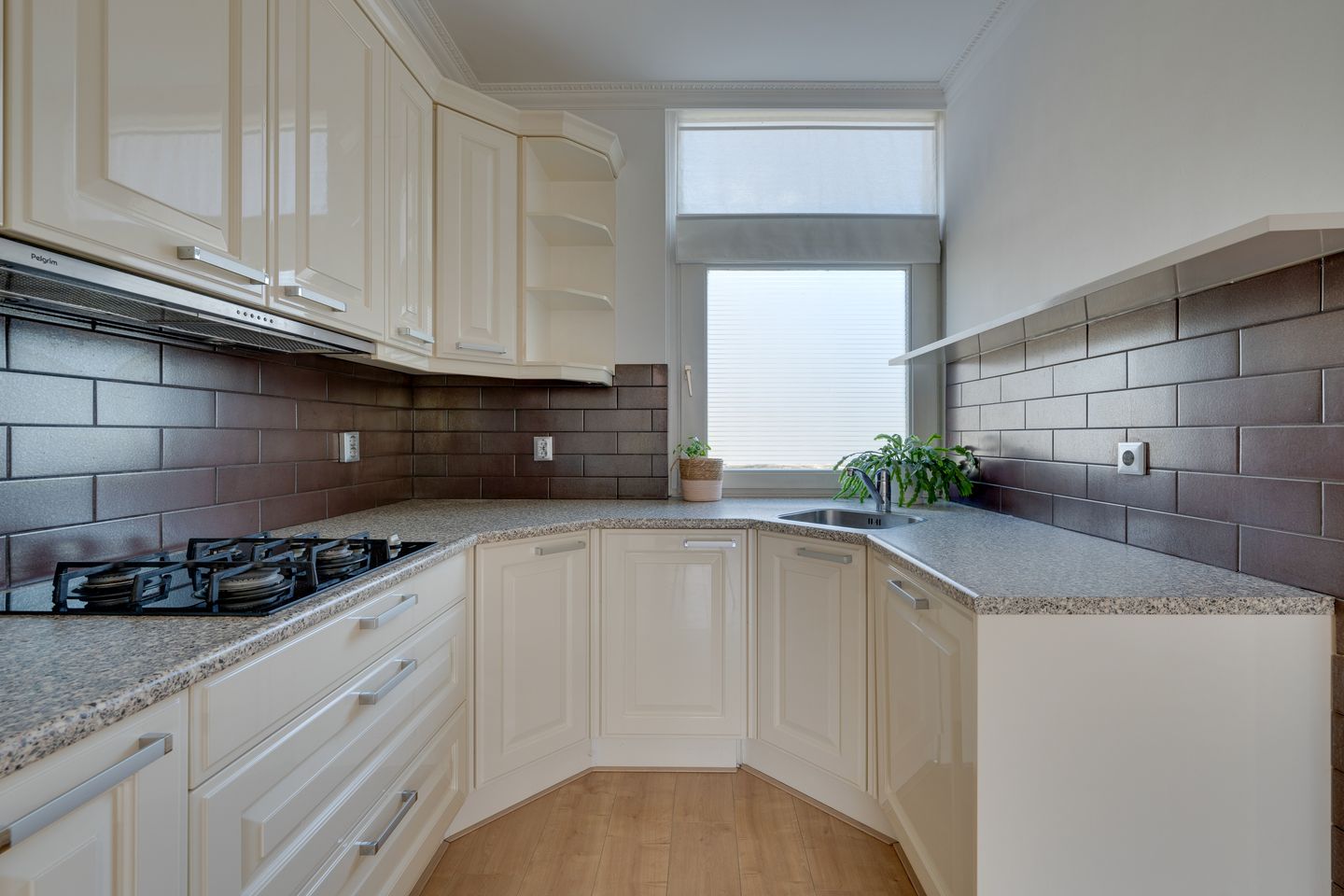 Photo 4 of Wevelgemstraat 35