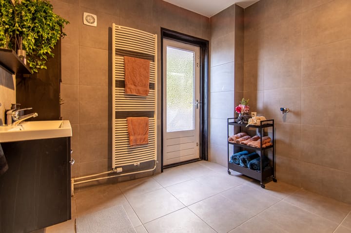 Foto 23 van Leenderweg 221