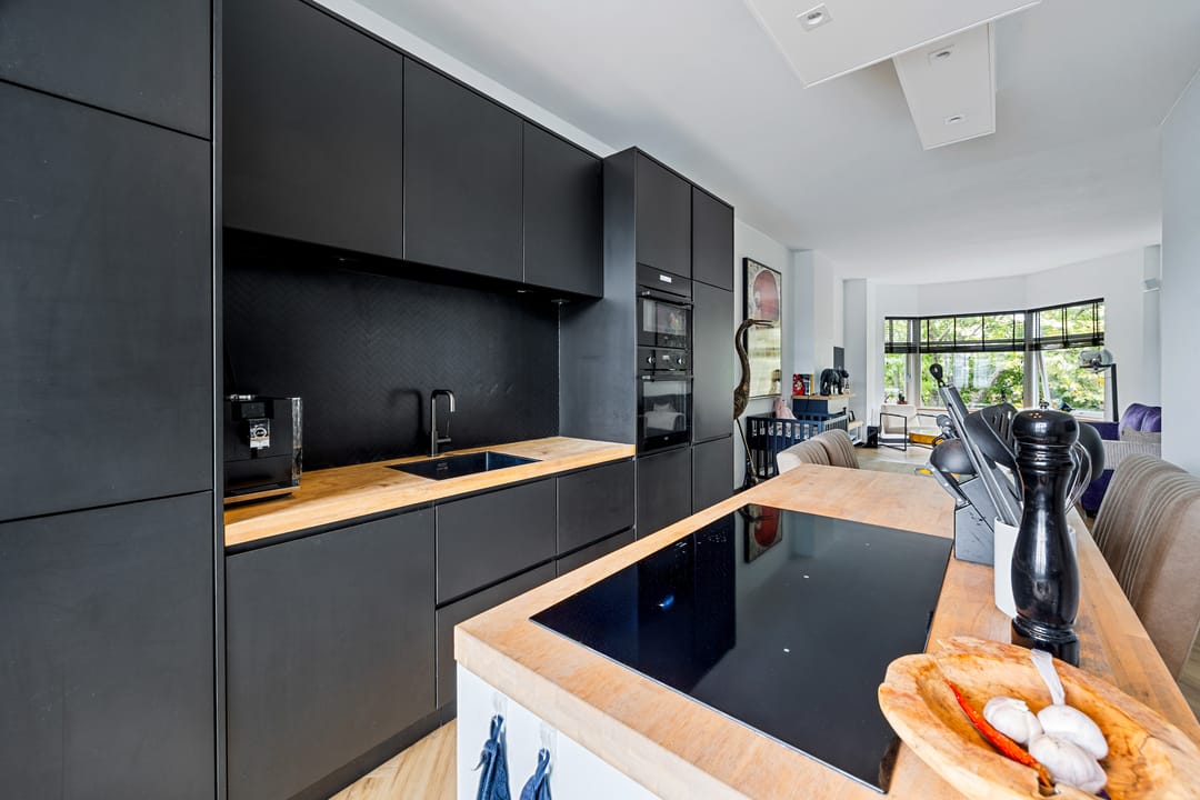 Foto 7 van Caan van Necklaan 214