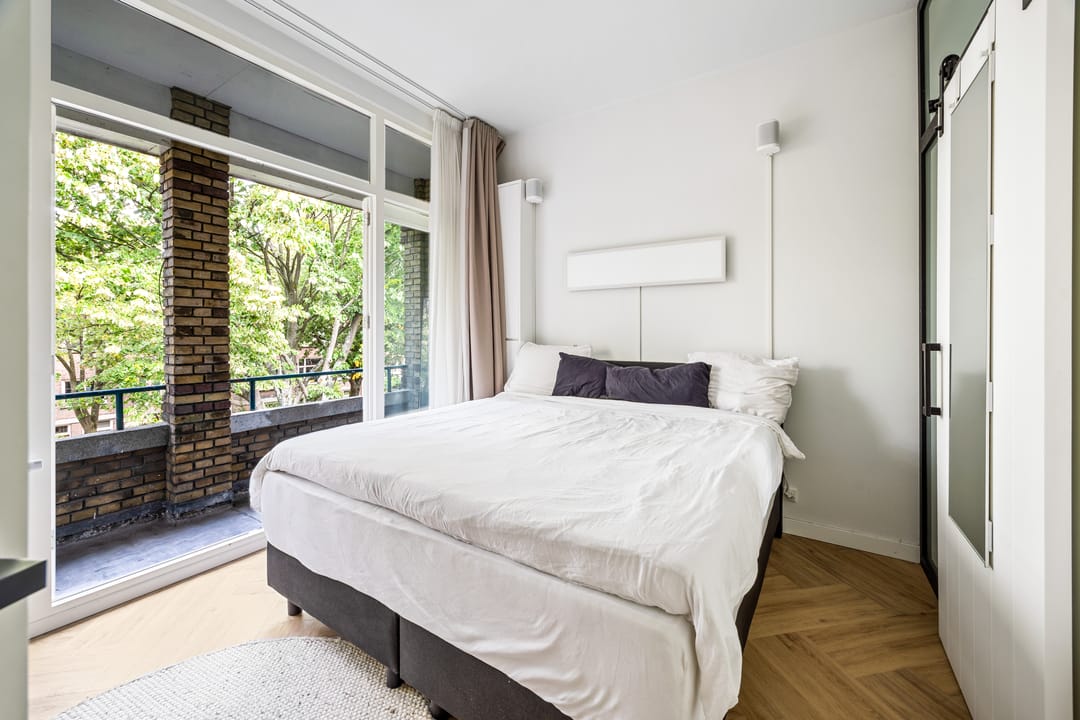 Foto 11 van Caan van Necklaan 214