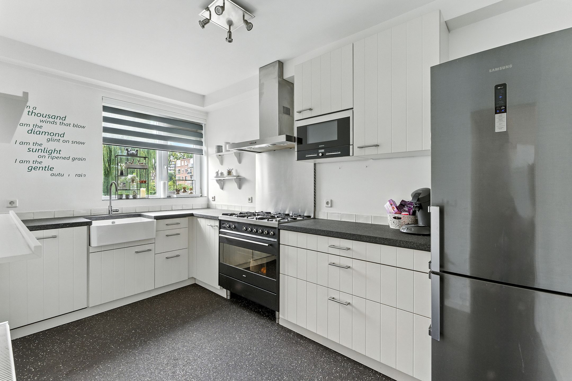 Photo 3 of van der Duyn van Maasdamlaan 128-A