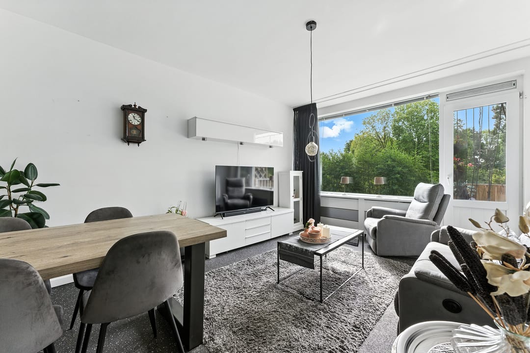 Photo 2 of van der Duyn van Maasdamlaan 128-A