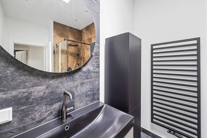 Foto 21 van Caan van Necklaan 214