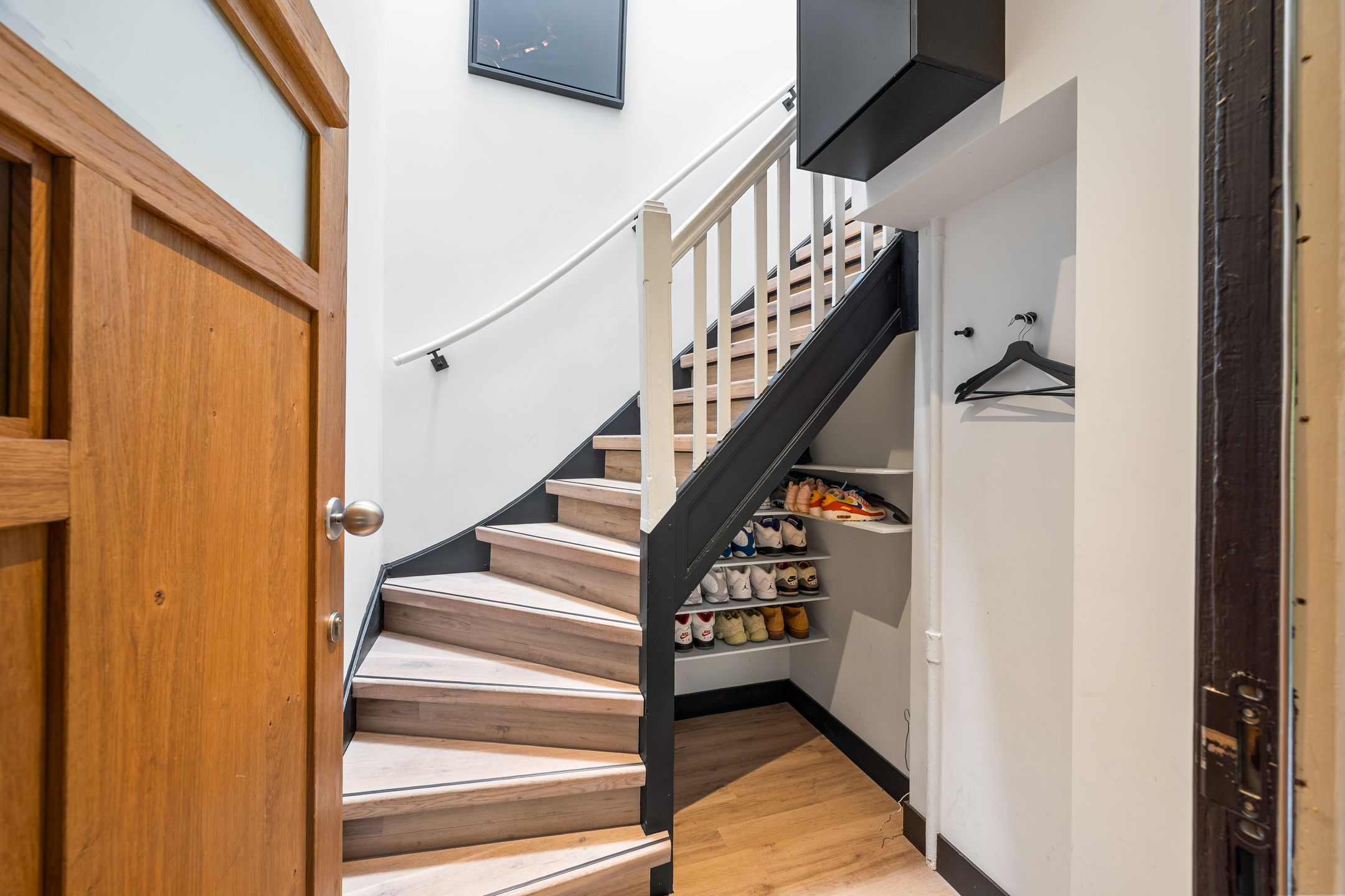 Foto 24 van Caan van Necklaan 214