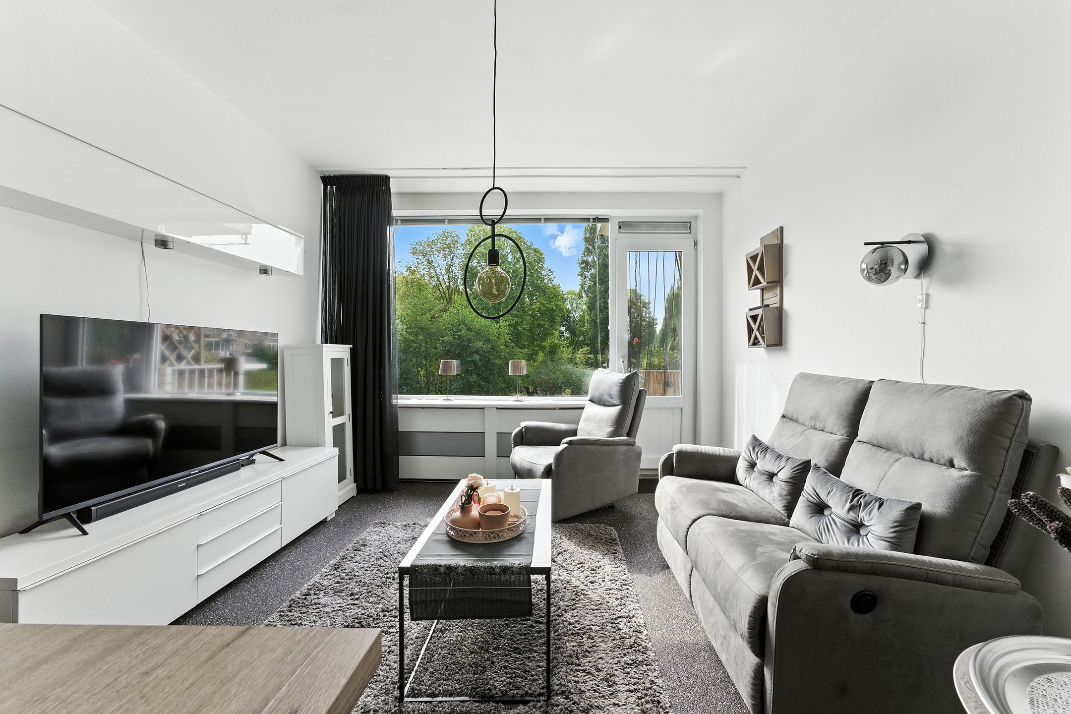 Photo 9 of van der Duyn van Maasdamlaan 128-A