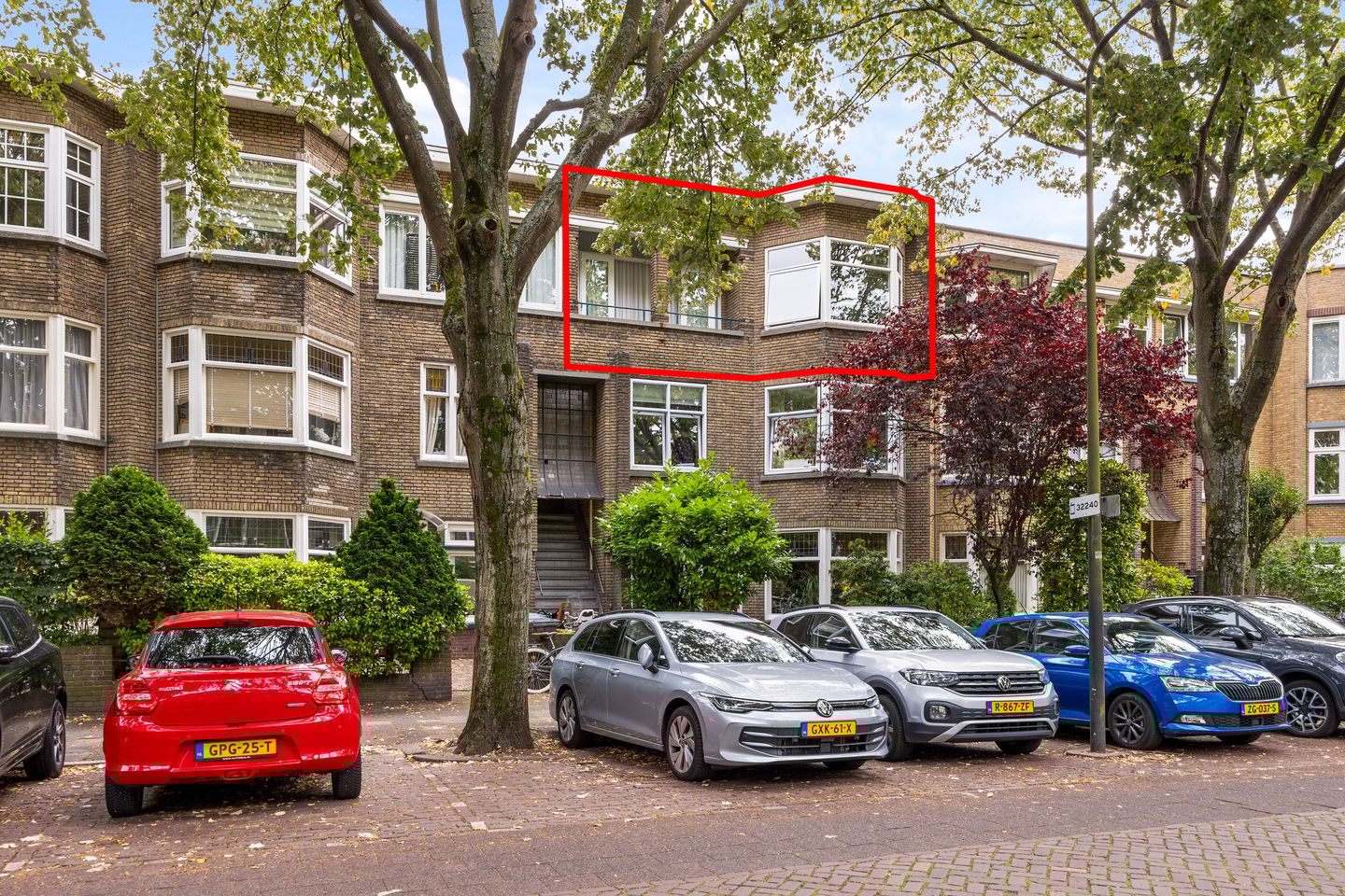 Foto 25 van Caan van Necklaan 214