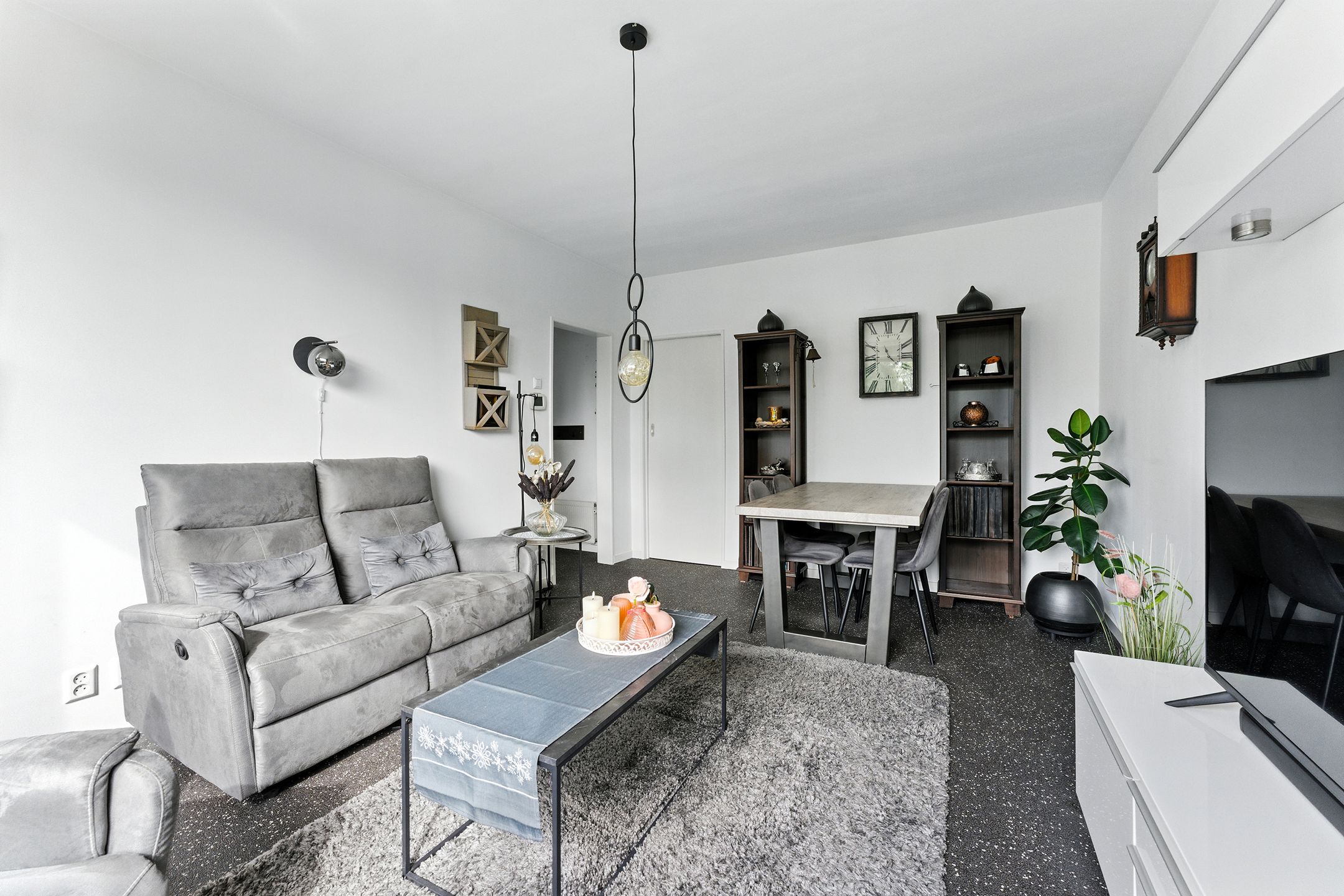 Photo 12 of van der Duyn van Maasdamlaan 128-A