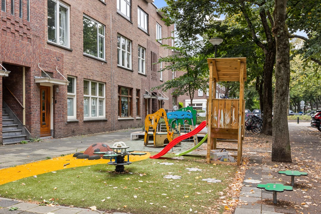 Foto 26 van Caan van Necklaan 214