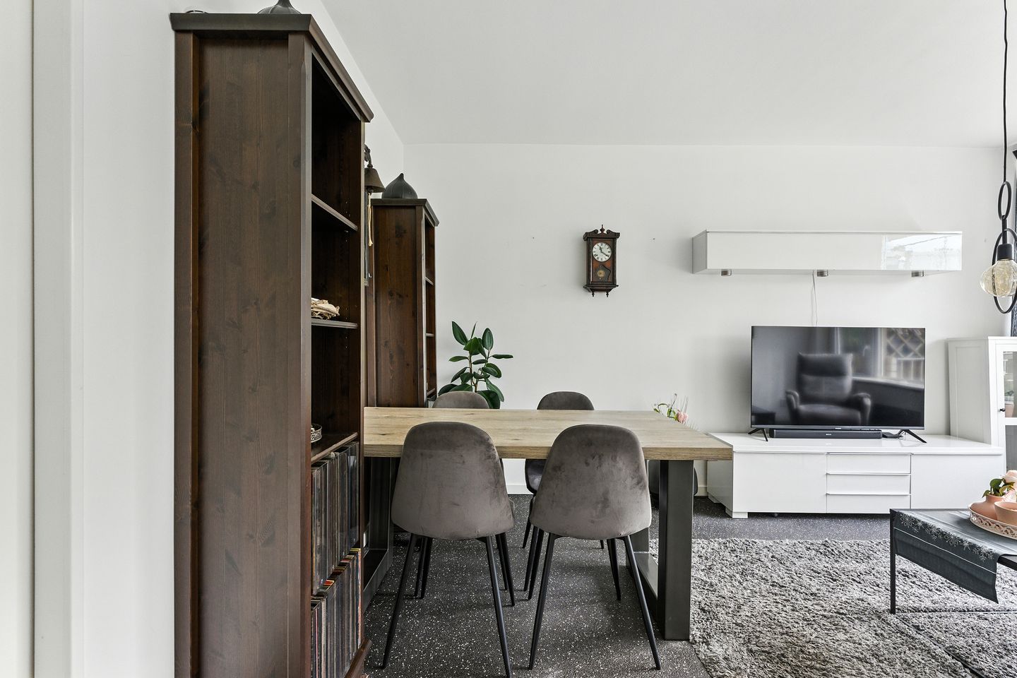 Photo 14 of van der Duyn van Maasdamlaan 128-A