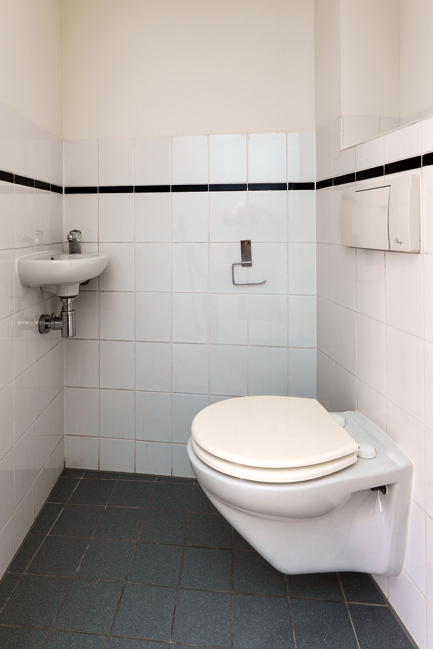 Photo 18 of Nieuwe Binnenweg 452-A