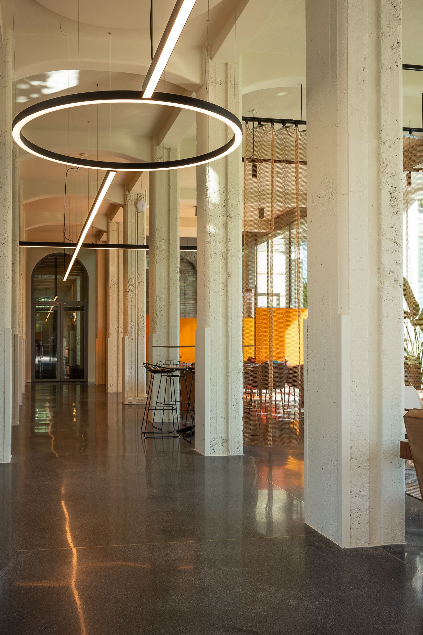 Bekijk foto 4 van Sarphatistraat 370