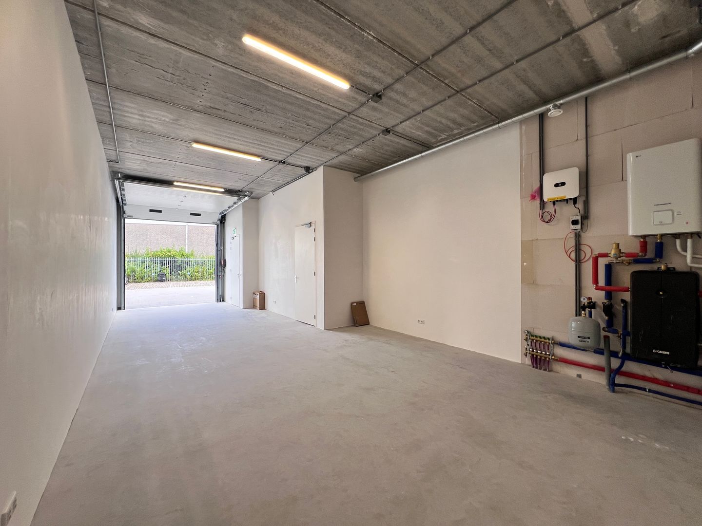 View photo 3 of Hogeweyselaan 215-H