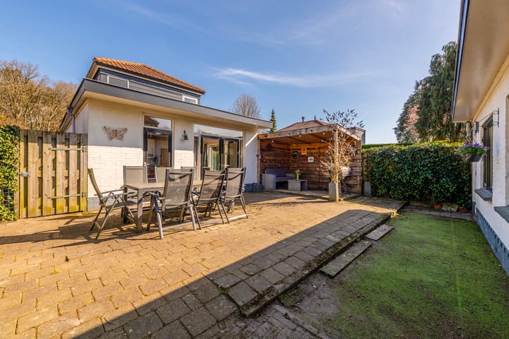 Foto 22 van Rozenlaan 6