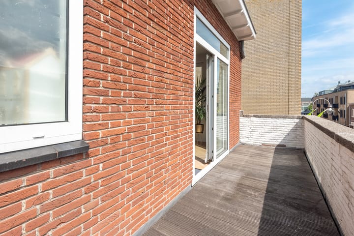 Photo 11 of Oranjestraat 14-A