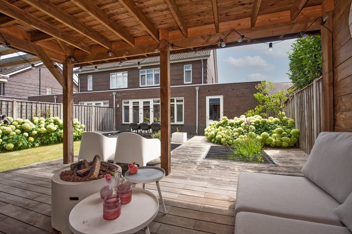 Photo 2 of Pinksterbloem 8