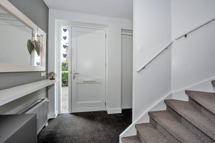 Photo 4 of Pinksterbloem 8