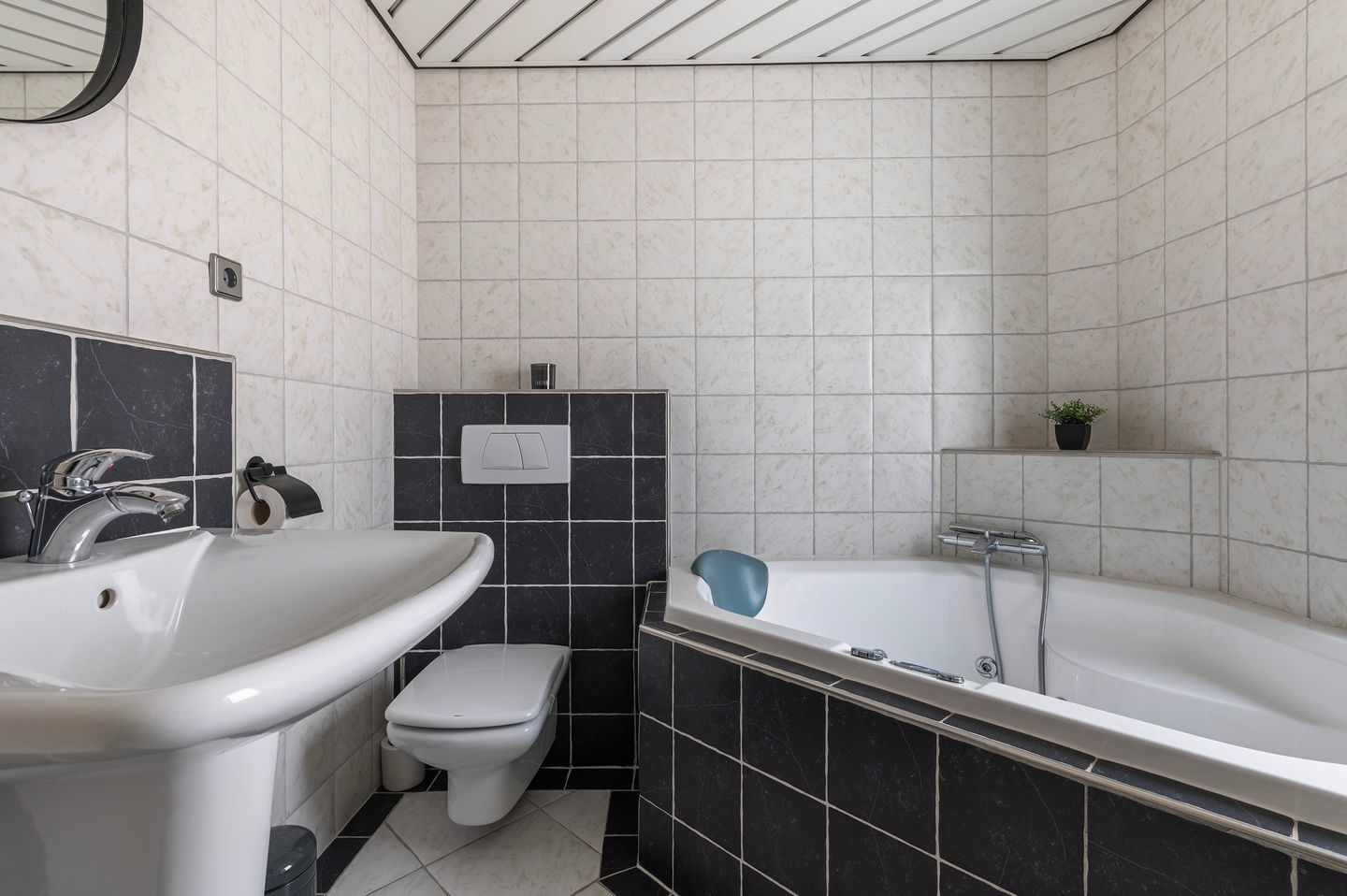 Photo 25 of Reiger 88