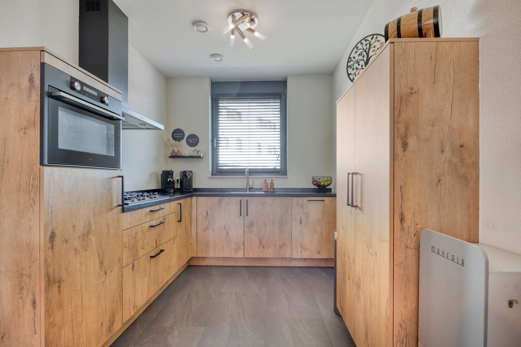 Foto 3 van Muurhagedis 18