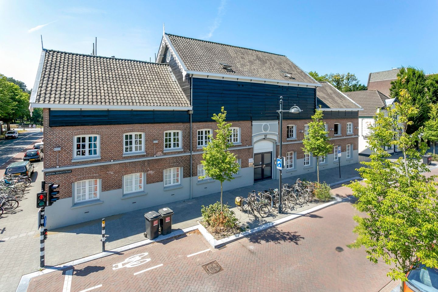 Bekijk foto 1 van Meerten Verhoffstraat 1-B1