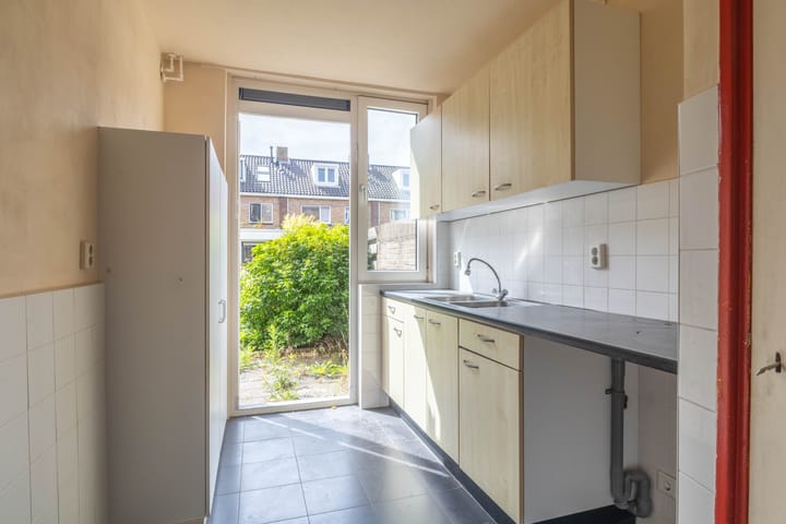 Photo 8 of Wezerstraat 2