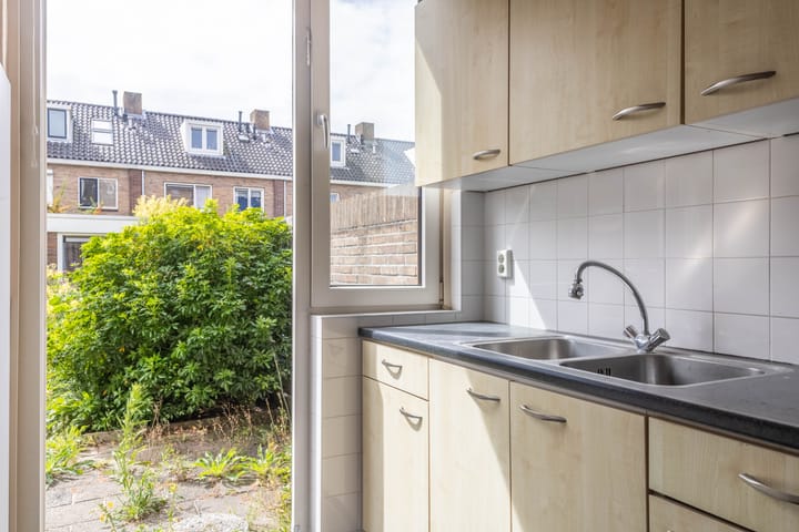 Photo 10 of Wezerstraat 2