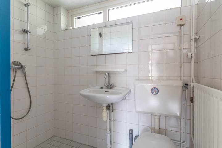 Photo 22 of Wezerstraat 2