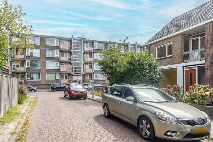 Photo 29 of Wezerstraat 2