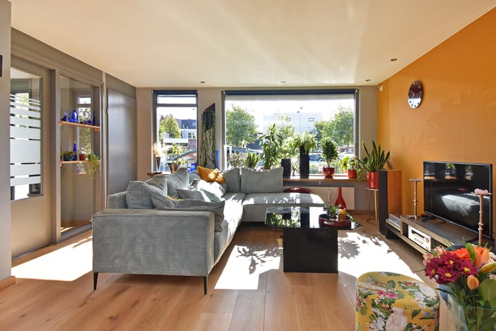 Photo 18 of Prins Bernhardstraat 5-A